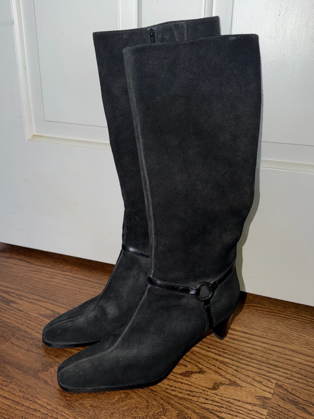 UNWORN VTG Suede High Knee Boot